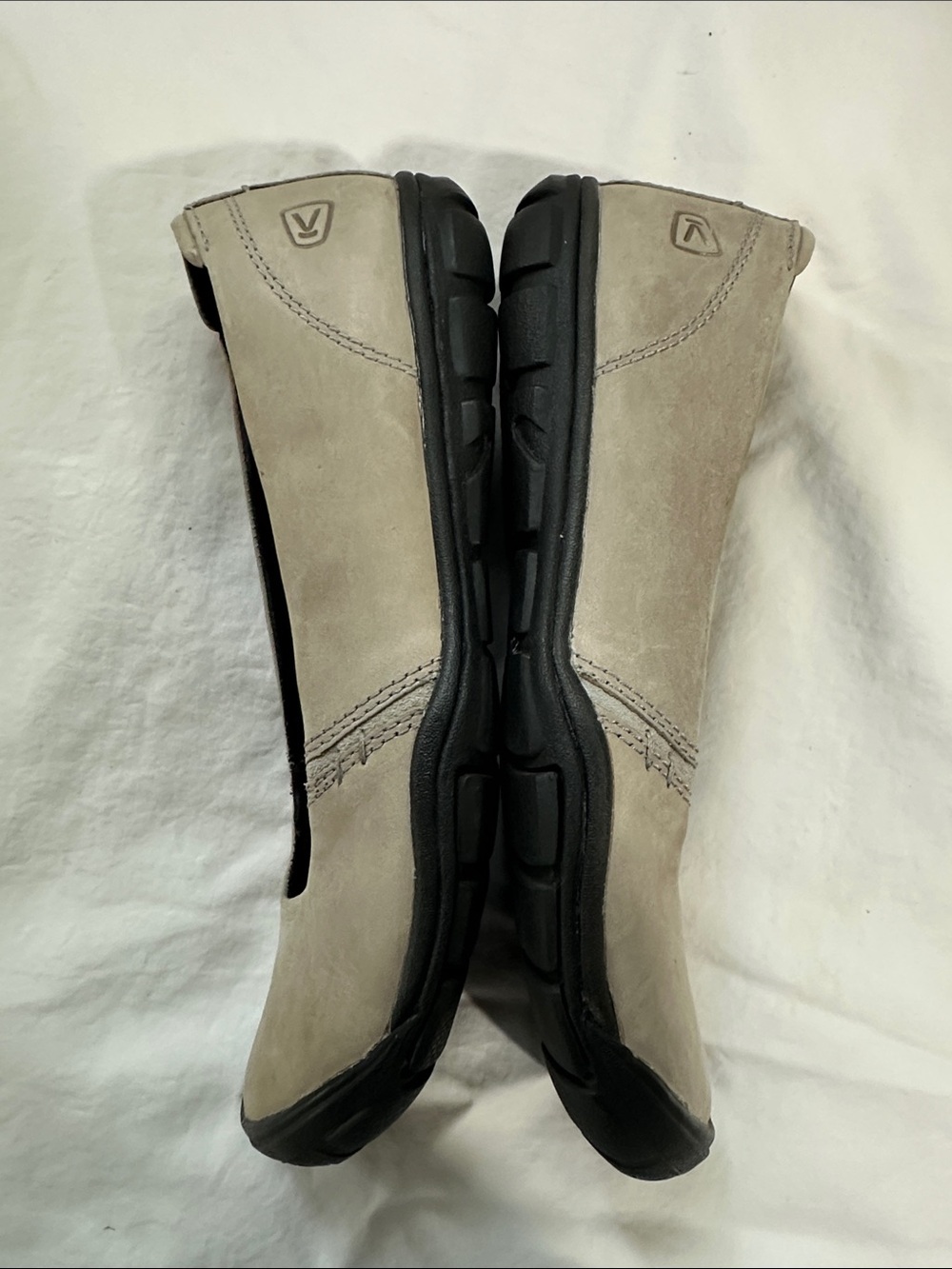 Keen Taupe Flats Size 8 - Picture 5 of 9